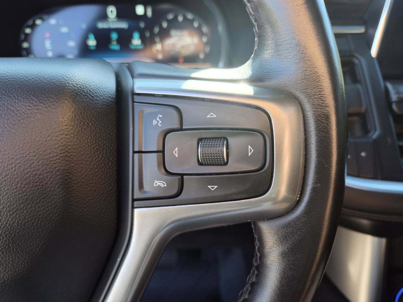 Used 2022 Chevrolet Tahoe Z71 w/ Luxury Package AWD/4WD image 30