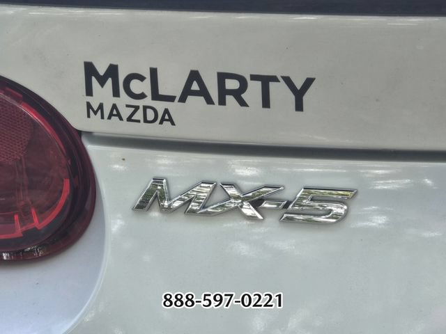 Used 2018 MAZDA MX-5 Miata Club RWD image 5
