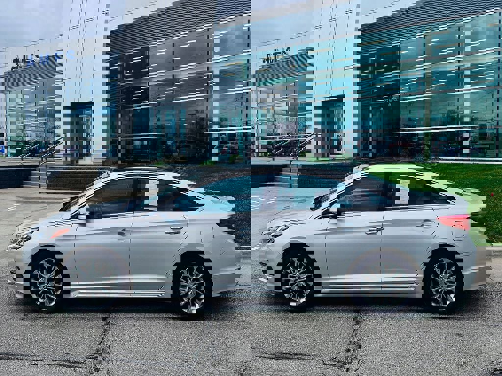 Used 2015 Hyundai Sonata Limited w/ Option Group 05 image 3