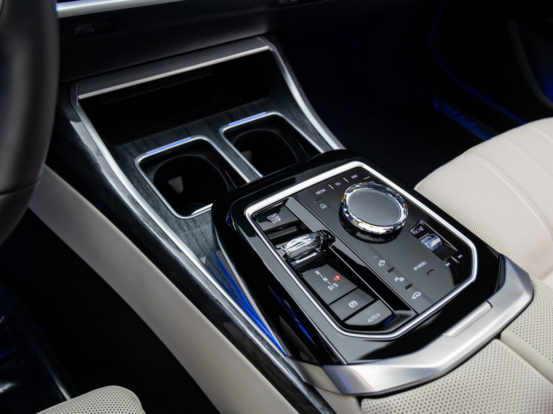 Used 2025 BMW 760i xDrive w/ Executive Package image 11