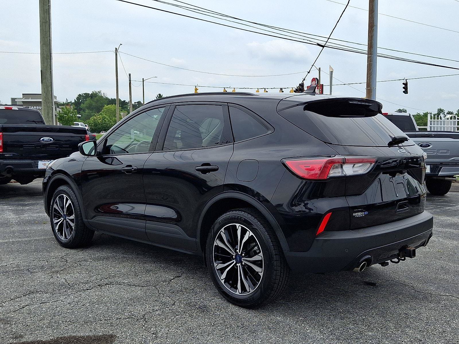Certified 2022 Ford Escape SEL w/ SEL Stealth AWD Package image 5