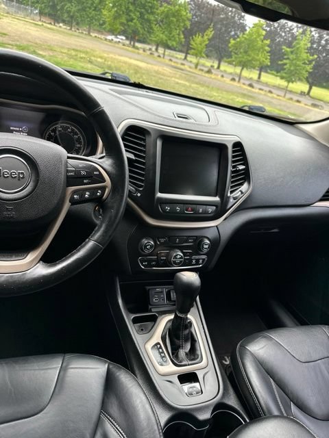 Used 2014 Jeep Cherokee Limited w/ Technology Group FWD image 28