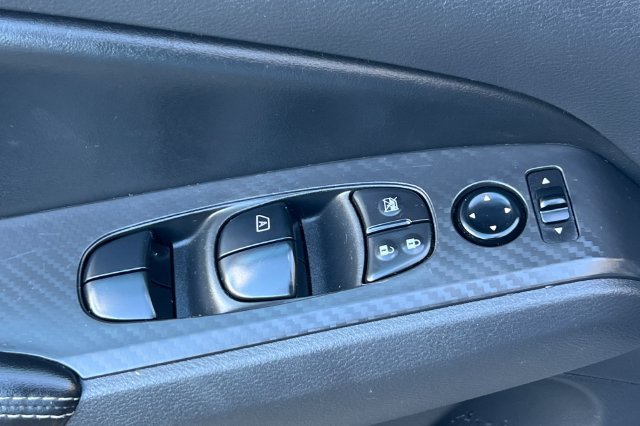 Used 2024 Nissan Altima 2.5 SV FWD image 12
