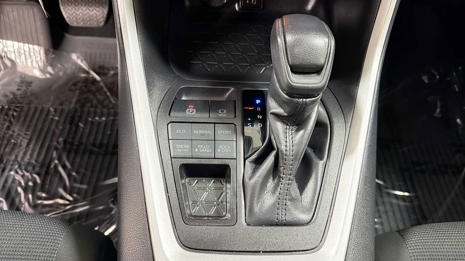 Certified 2024 Toyota RAV4 LE AWD/4WD image 22
