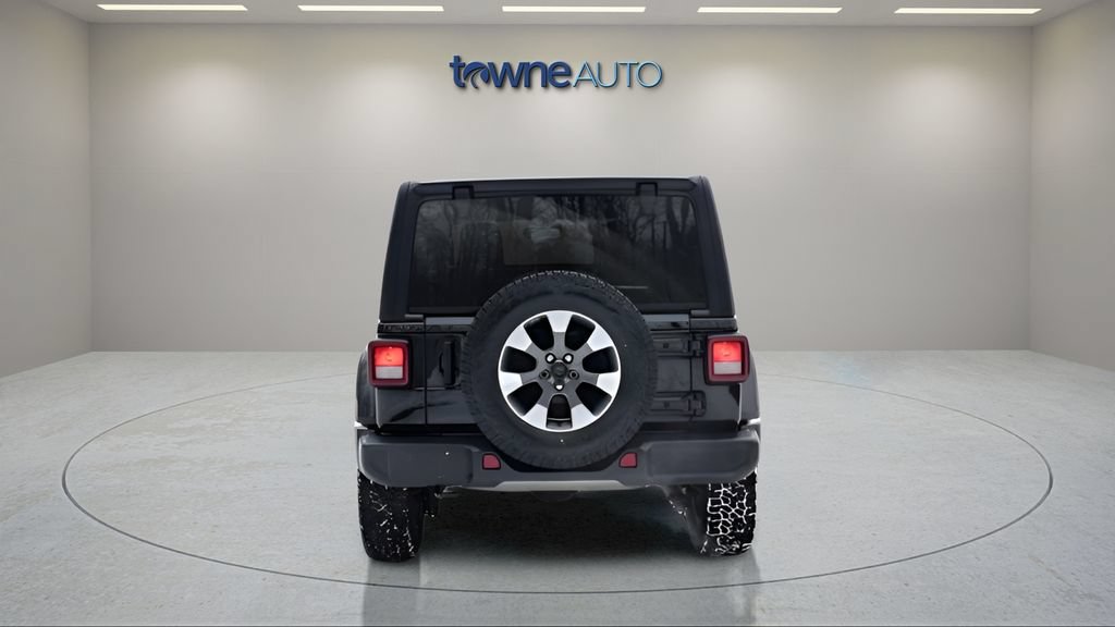 Used 2022 Jeep Wrangler Unlimited Sahara w/ Cold Weather Group AWD/4WD image 4