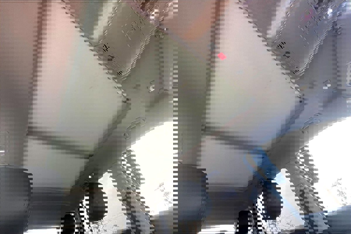 Used 2018 Volkswagen Tiguan SE w/ Panoramic Sunroof Package FWD image 22