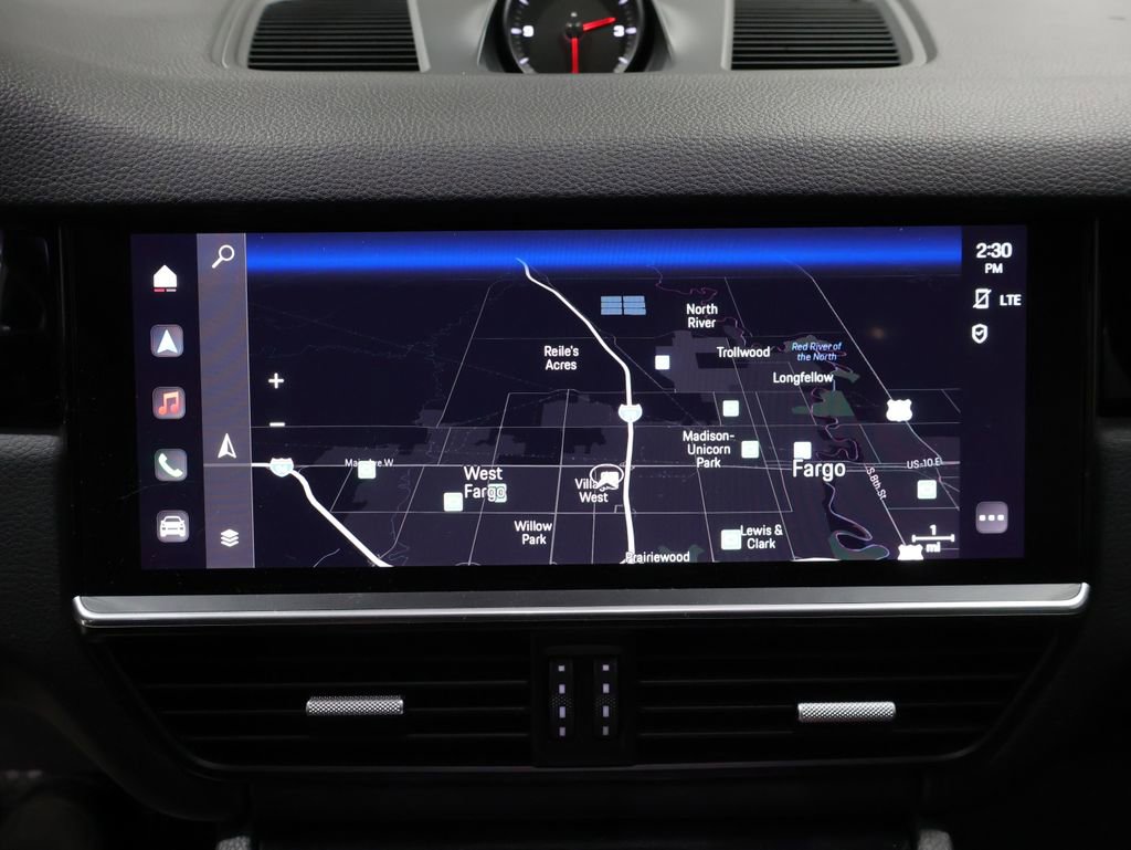 Used 2022 Porsche Cayenne Base image 30