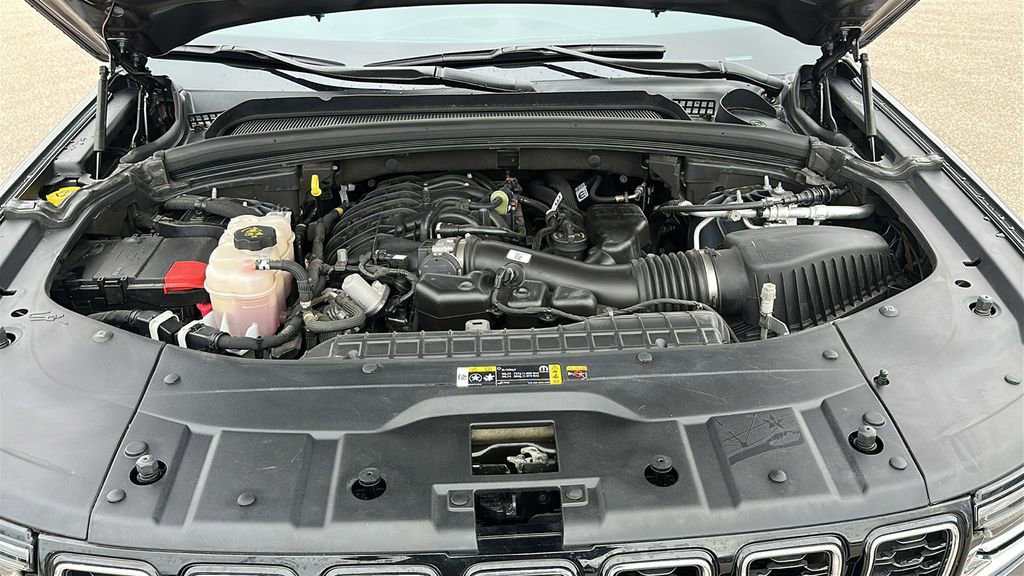 Used 2024 Jeep Grand Cherokee L Limited w/ Luxury Tech Group II image 32