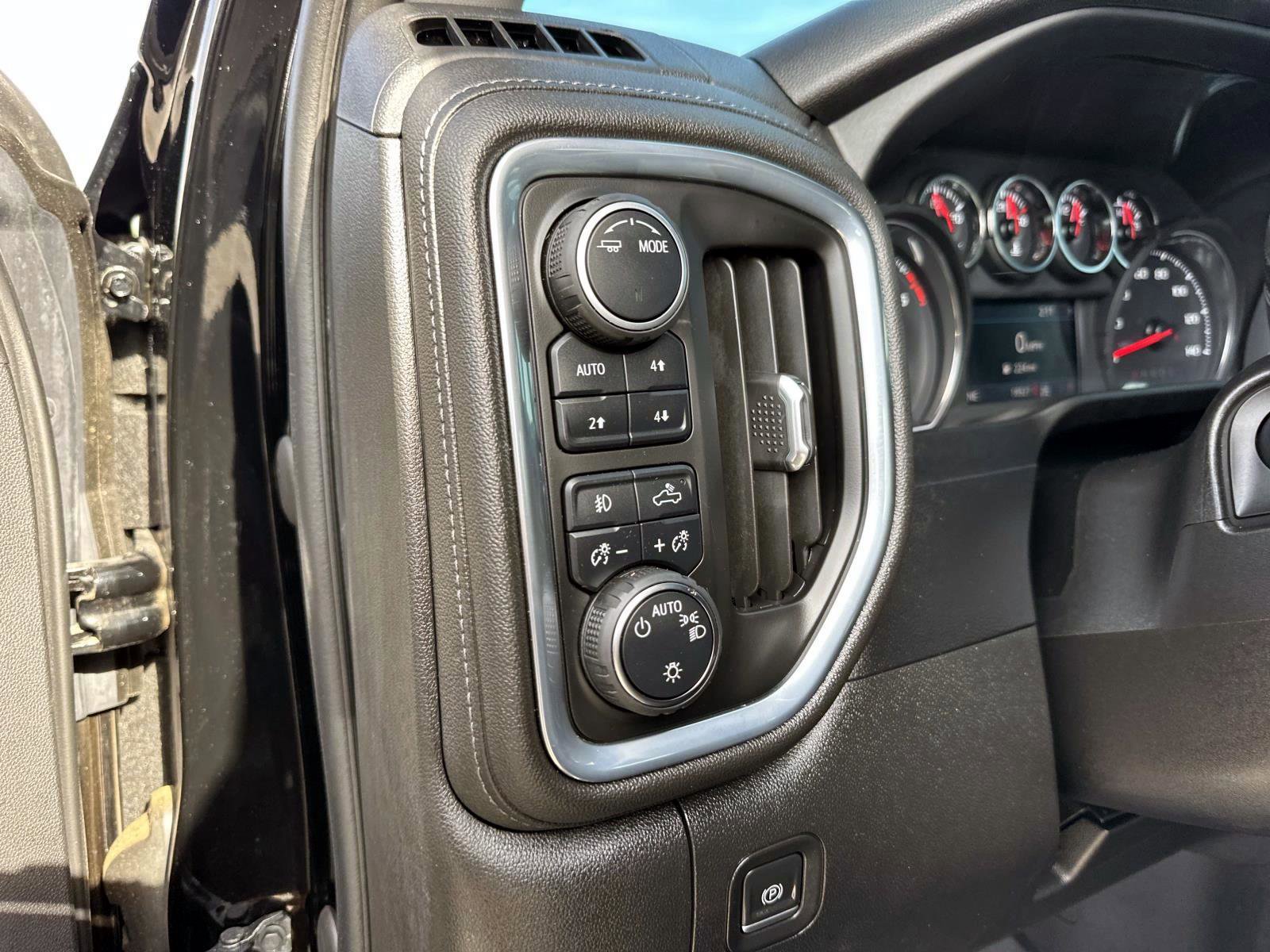 Used 2022 Chevrolet Silverado 1500 LT Trail Boss w/ Convenience Package II image 21