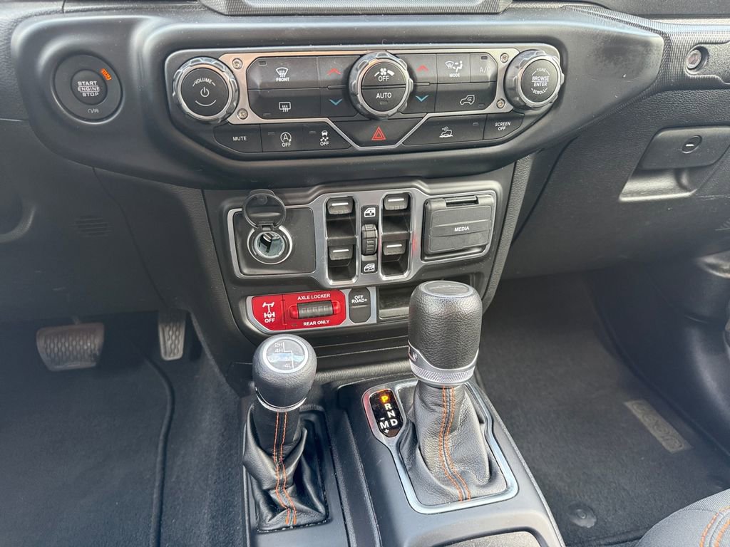 Certified 2022 Jeep Gladiator Mojave w/ LED Lighting Group AWD/4WD image 11