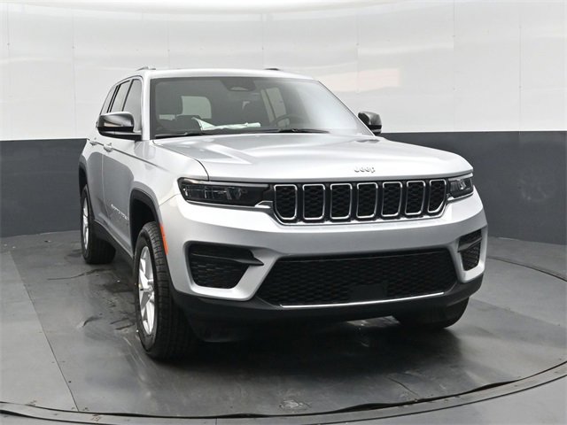 New 2025 Jeep Grand Cherokee Laredo image 10