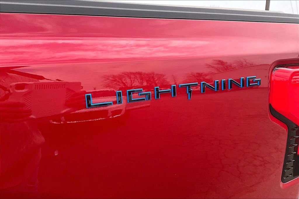 Used 2025 Ford F150 Lightning Platinum image 6