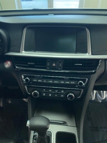 Used 2020 Kia Optima SE image 26