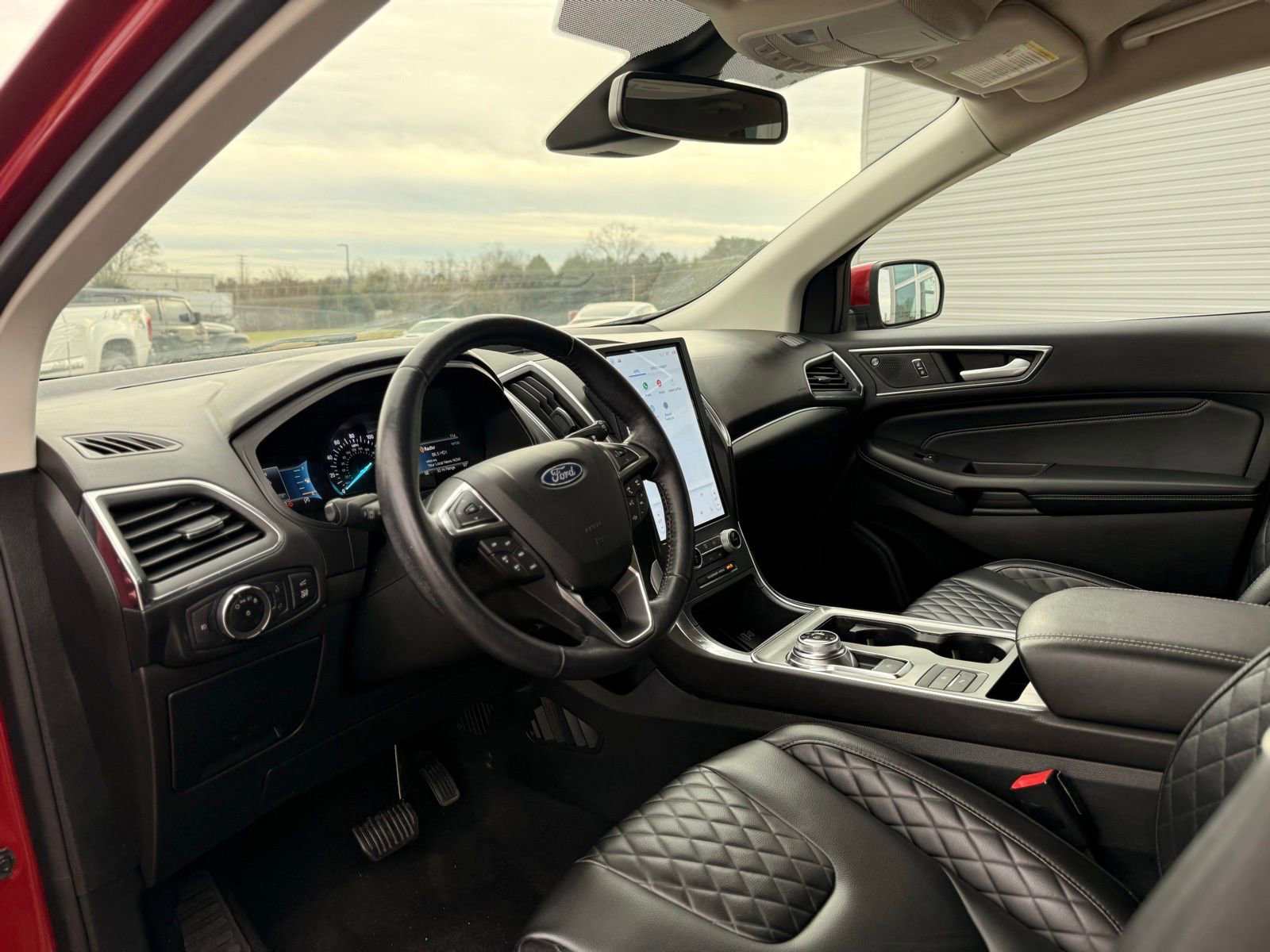 Used 2023 Ford Edge Titanium image 12