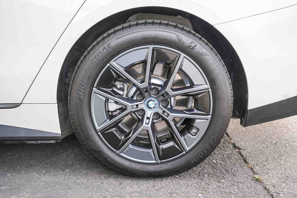 Used 2023 BMW i4 eDrive35 RWD image 10