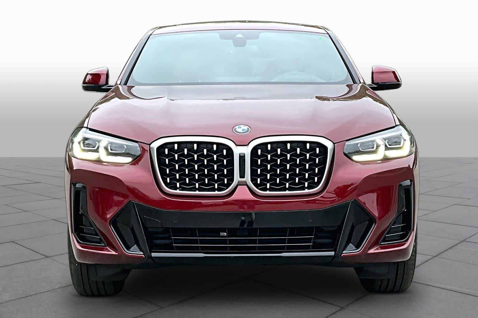 Certified 2025 BMW X4 xDrive30i AWD/4WD image 3