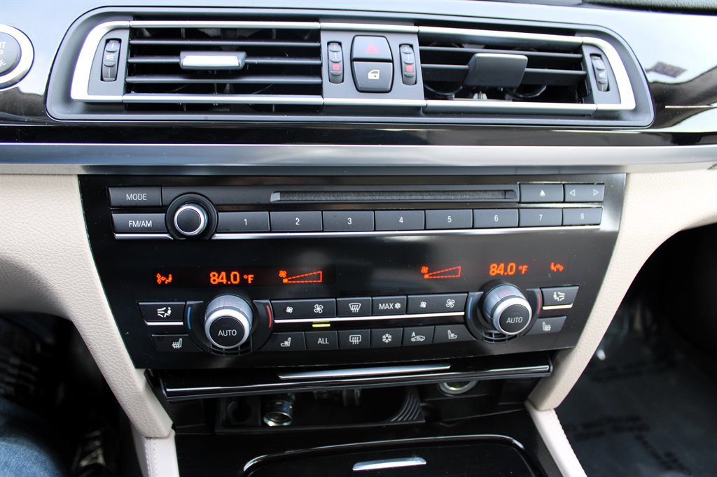 Used 2009 BMW 750Li 750Li image 29