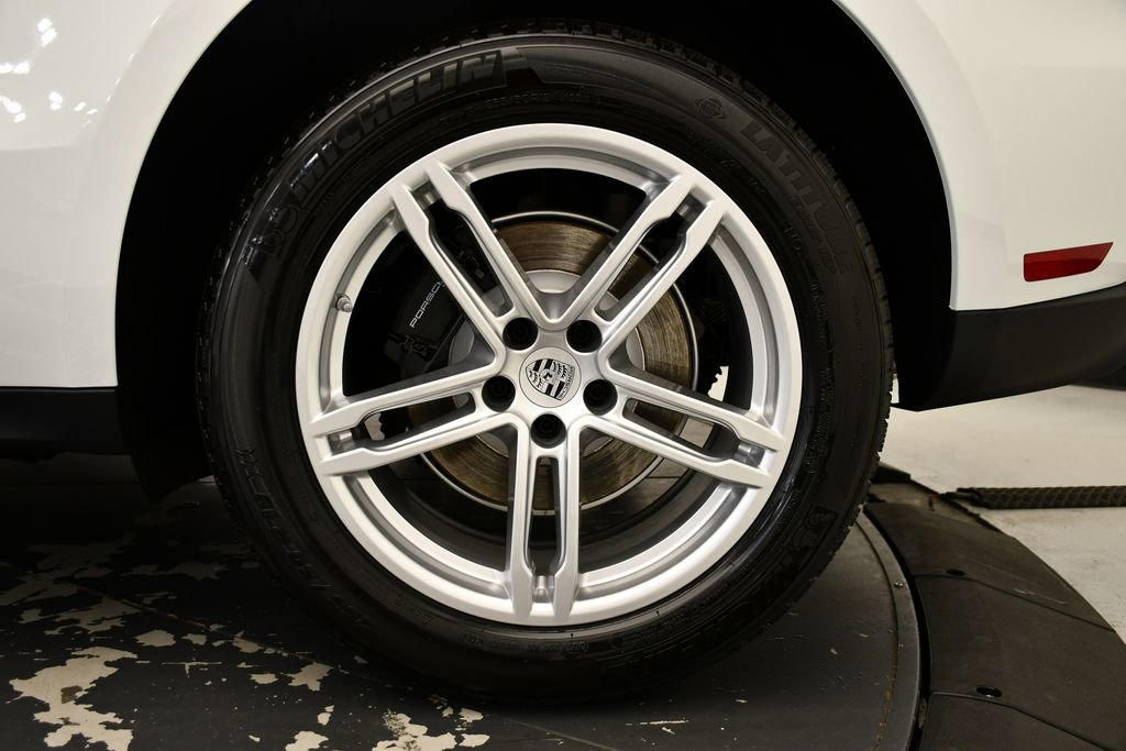 Certified 2025 Porsche Macan image 17