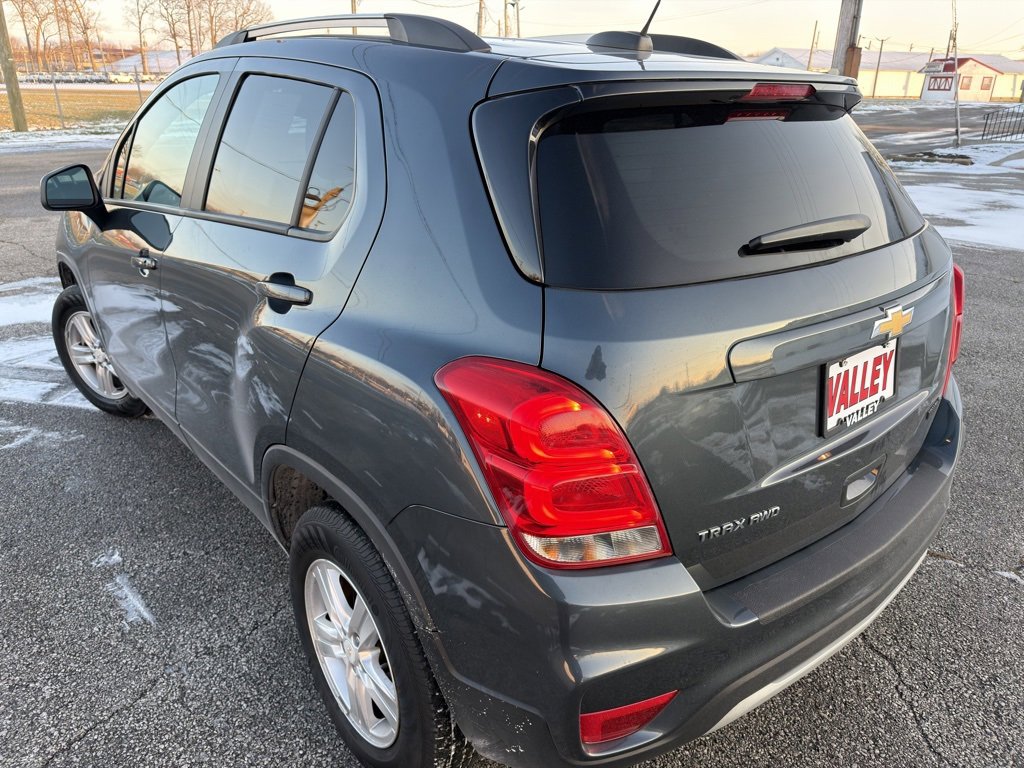 Used 2021 Chevrolet Trax LT w/ LT Convenience Package image 8