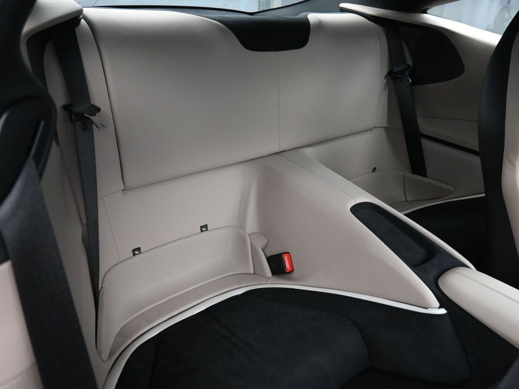 Used 2021 Ferrari Roma image 25