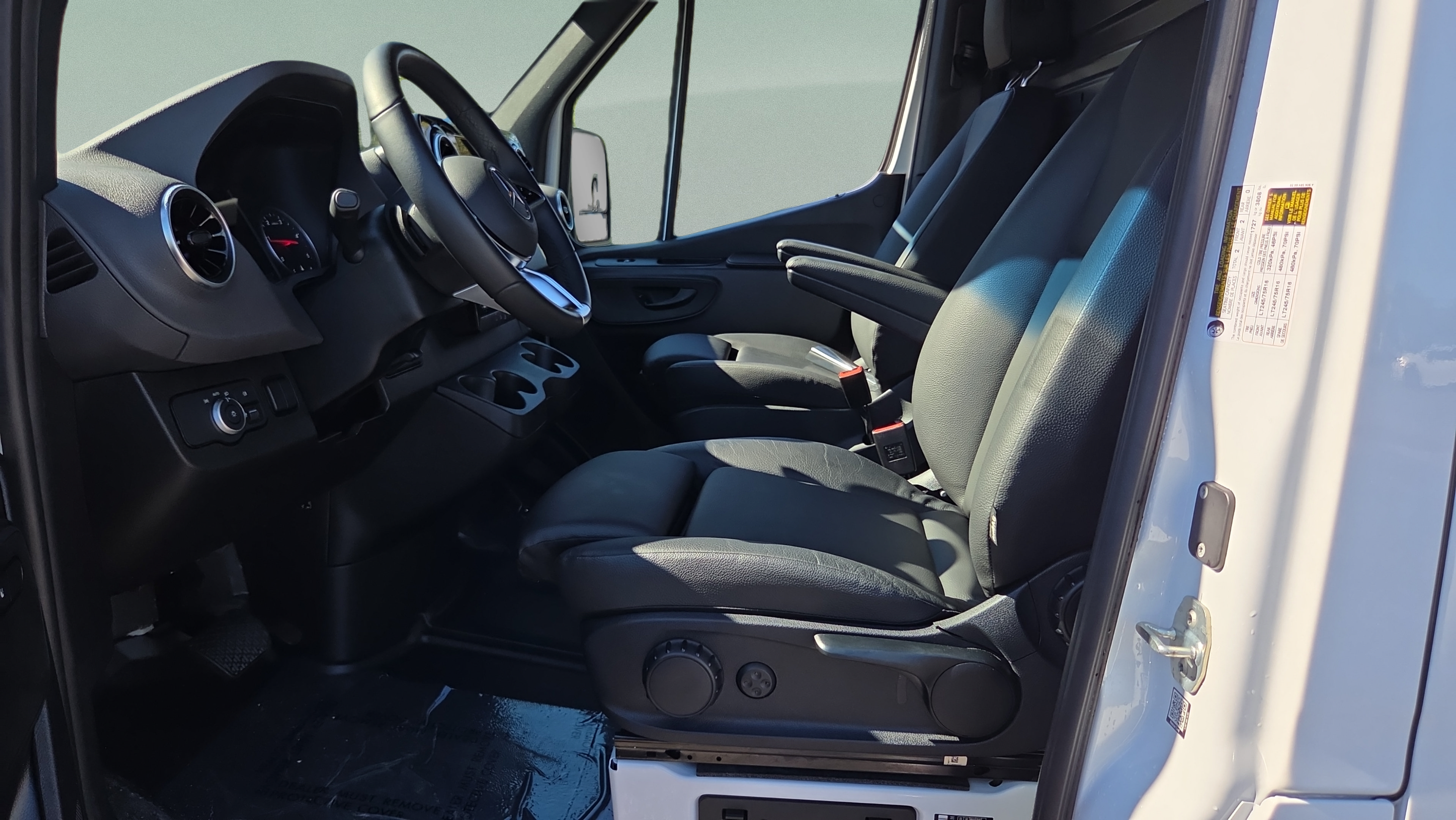 Used 2026 Mercedes-Benz Sprinter 2500 image 9