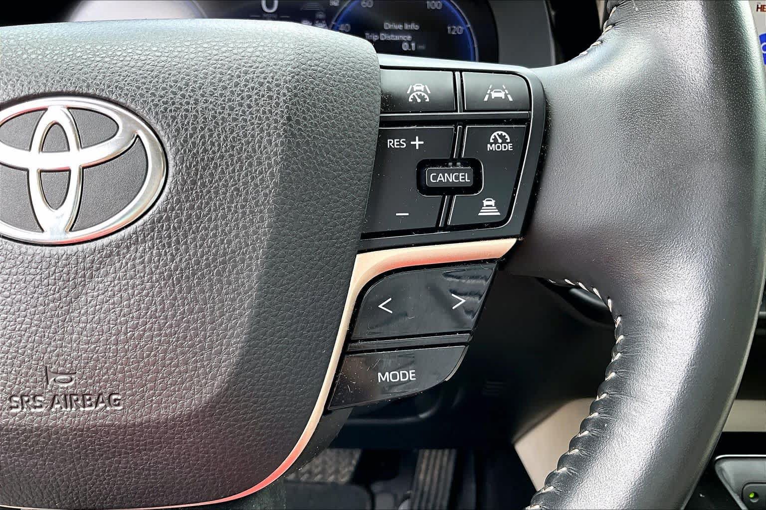 Used 2024 Toyota Crown AWD/4WD image 22