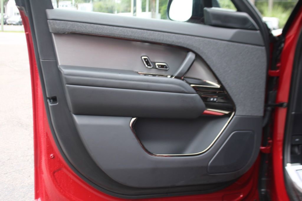 Used 2024 Land Rover Range Rover Sport Dynamic SE image 11