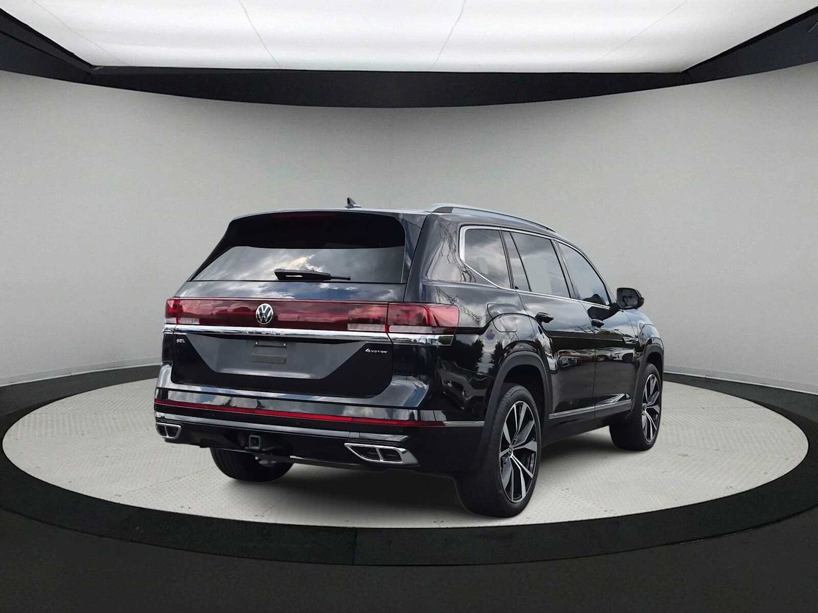 Used 2024 Volkswagen Atlas SEL Premium R-Line AWD/4WD image 8