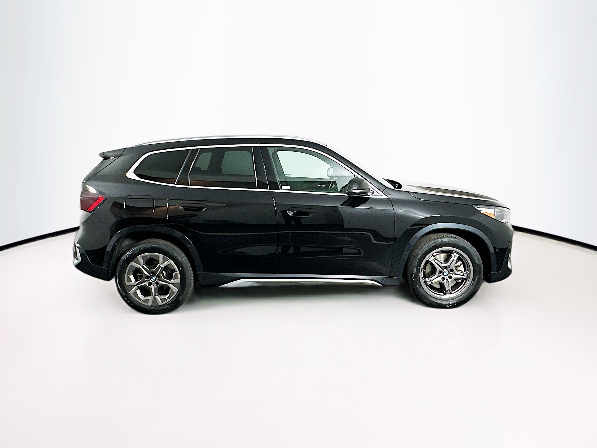 Used 2025 BMW X1 xDrive28i image 10