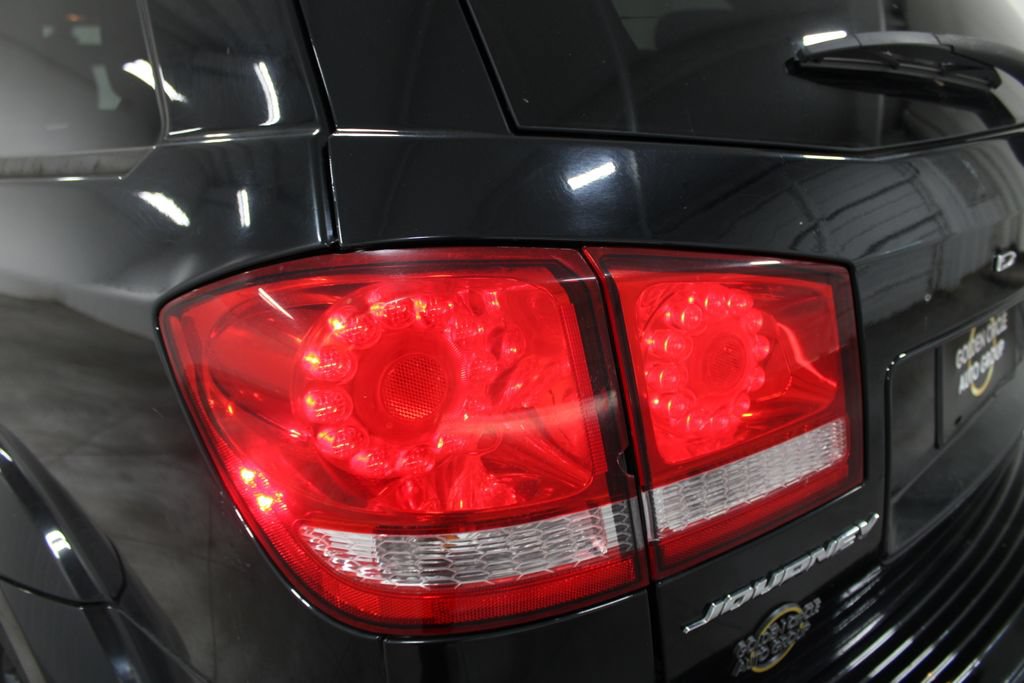 Used 2019 Dodge Journey SE w/ Connectivity Group FWD image 21