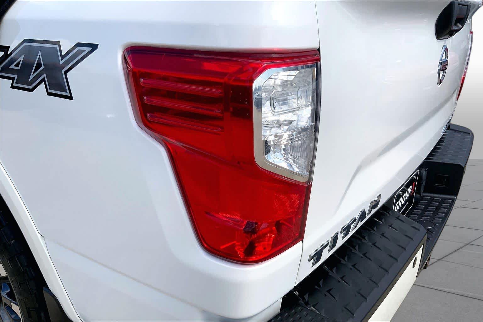 Used 2019 Nissan Titan PRO-4X w/ Pro-4x Convenience Package AWD/4WD image 29