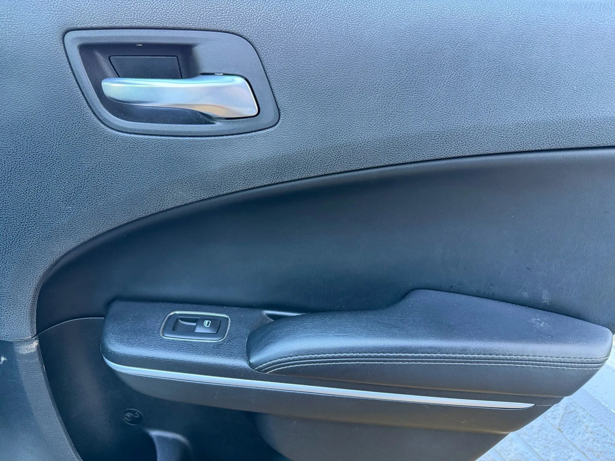 Used 2021 Dodge Charger SXT w/ Leather Interior Group image 11