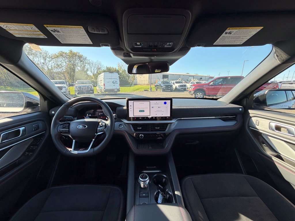 Used 2025 Ford Explorer ST AWD/4WD image 10