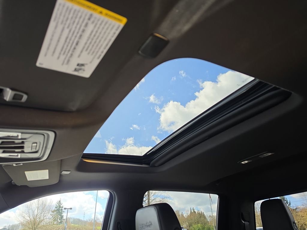 Certified 2019 Chevrolet Silverado 1500 High Country w/ Z71 Off-Road Package image 23