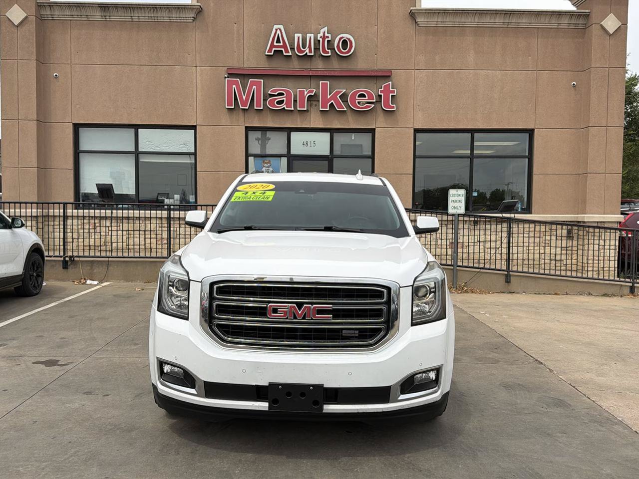Used 2020 GMC Yukon SLT w/ Open Road Package AWD/4WD image 2