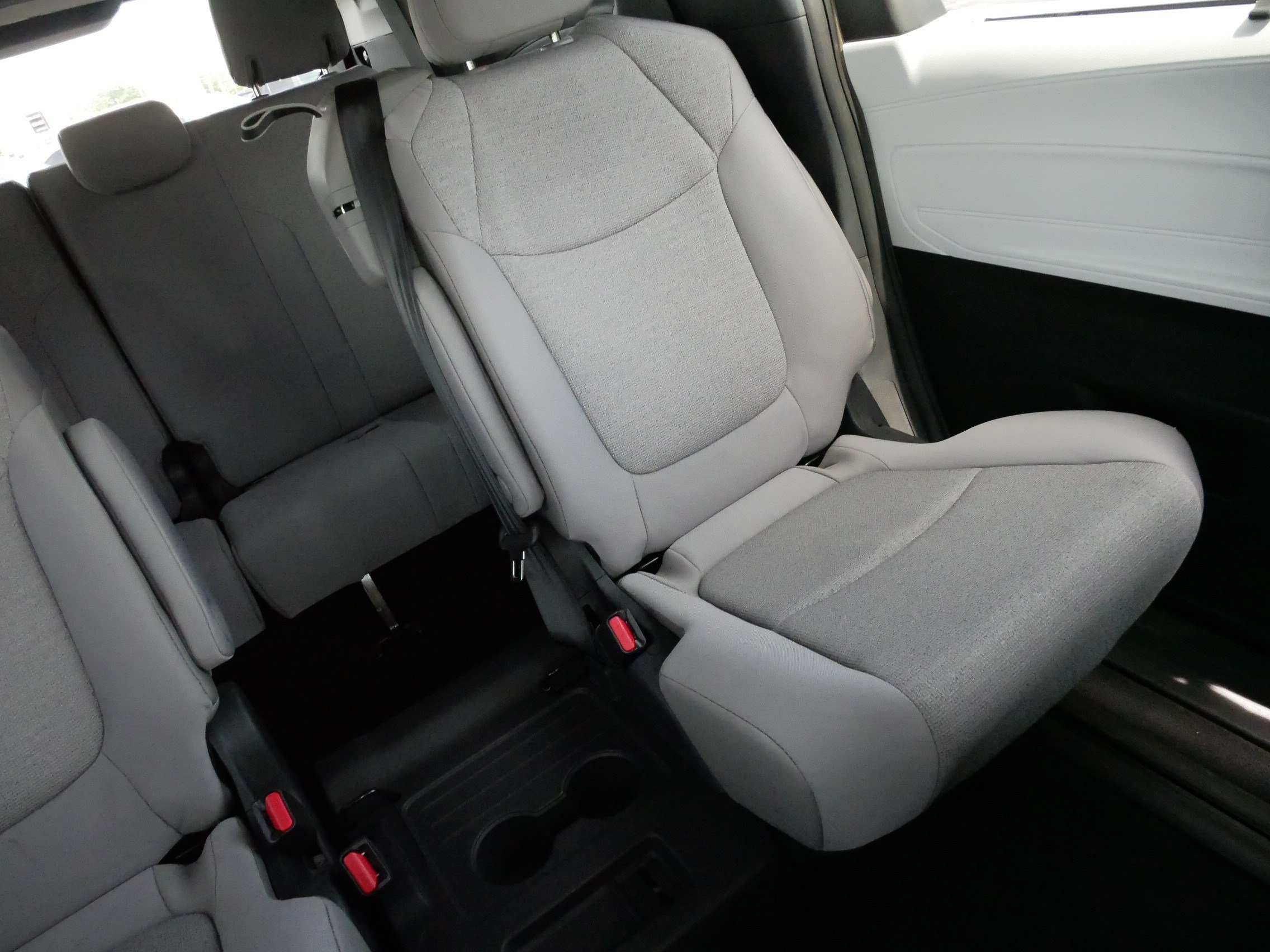 Certified 2026 Toyota Sienna LE FWD image 14