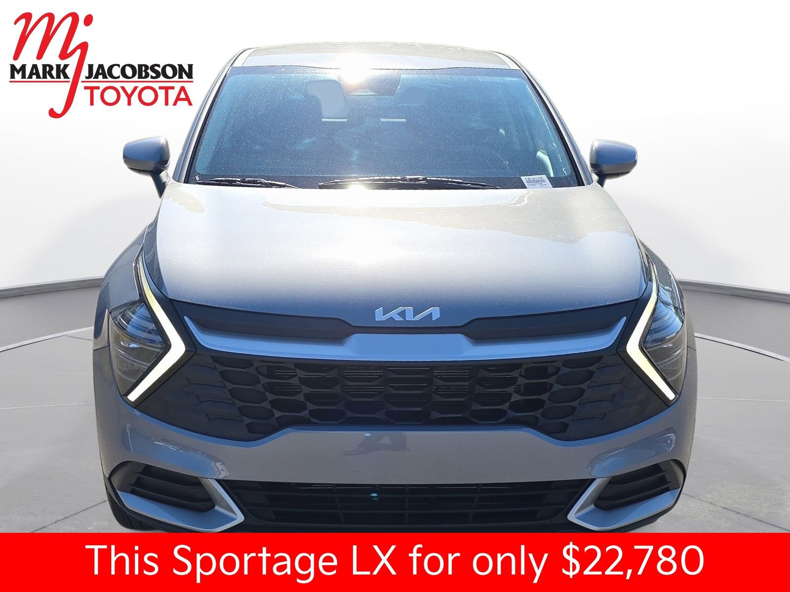 Used 2025 Kia Sportage LX FWD image 3