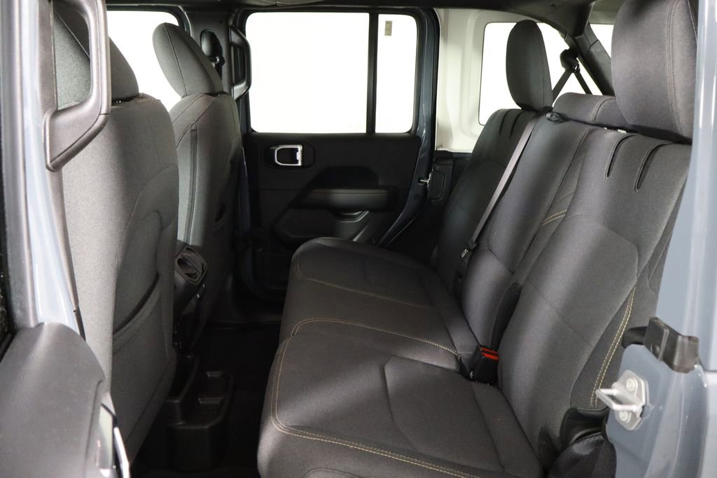 Used 2025 Jeep Wrangler Unlimited Sahara w/ Safety Group image 17