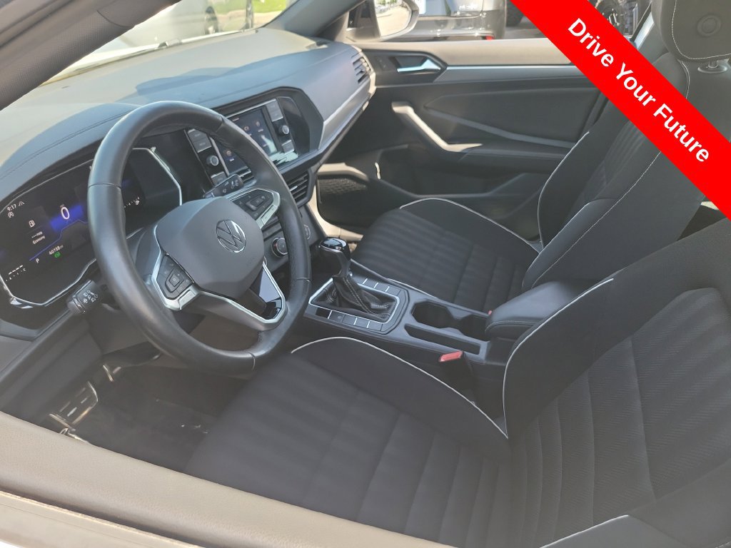 Used 2024 Volkswagen Jetta Sport FWD image 3