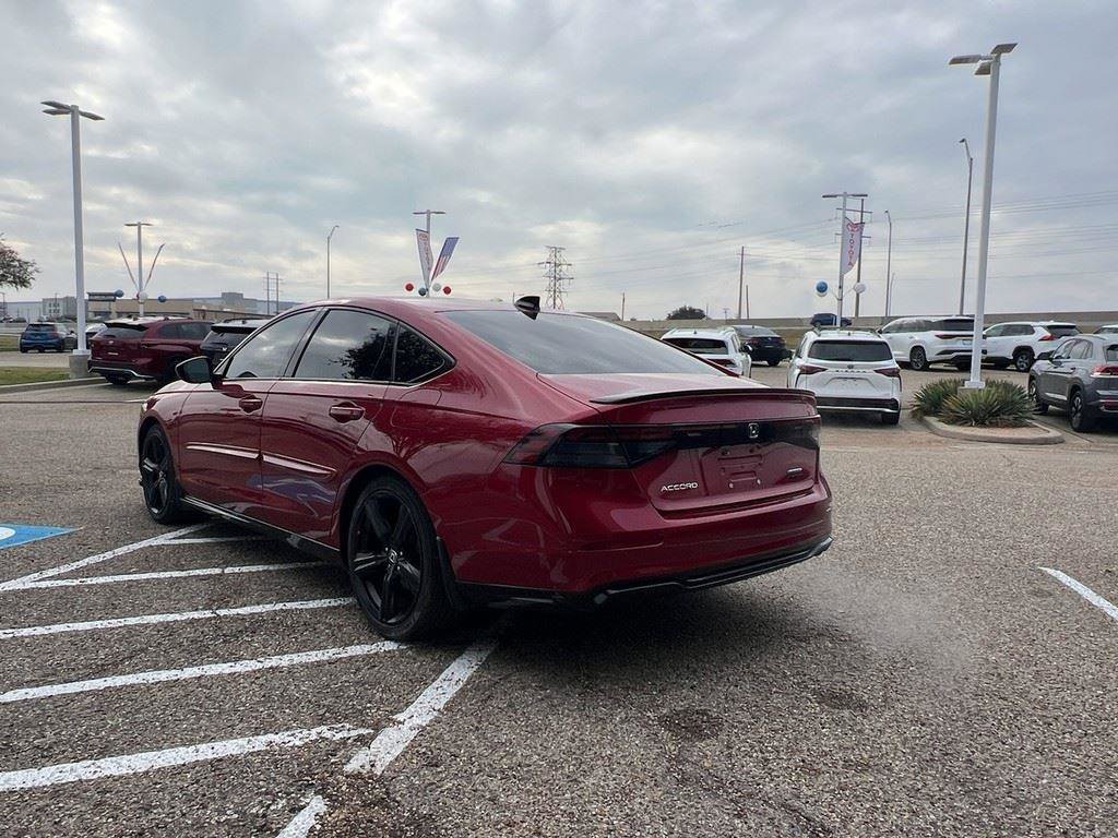 Used 2023 Honda Accord Sport image 3