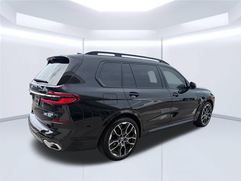 Used 2025 BMW X7 xDrive40i w/ M Sport Package AWD/4WD image 7