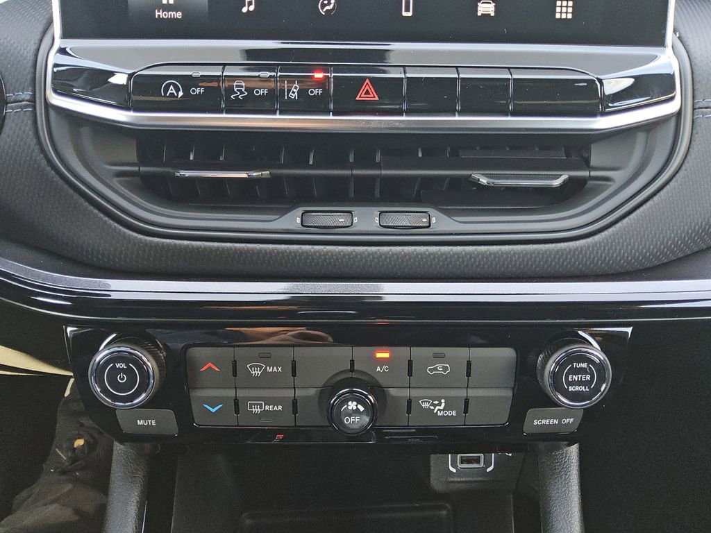 New 2026 Jeep Compass Latitude image 21