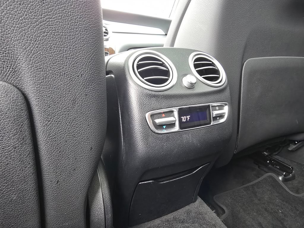 Used 2019 Mercedes-Benz GLC 300 4MATIC image 24