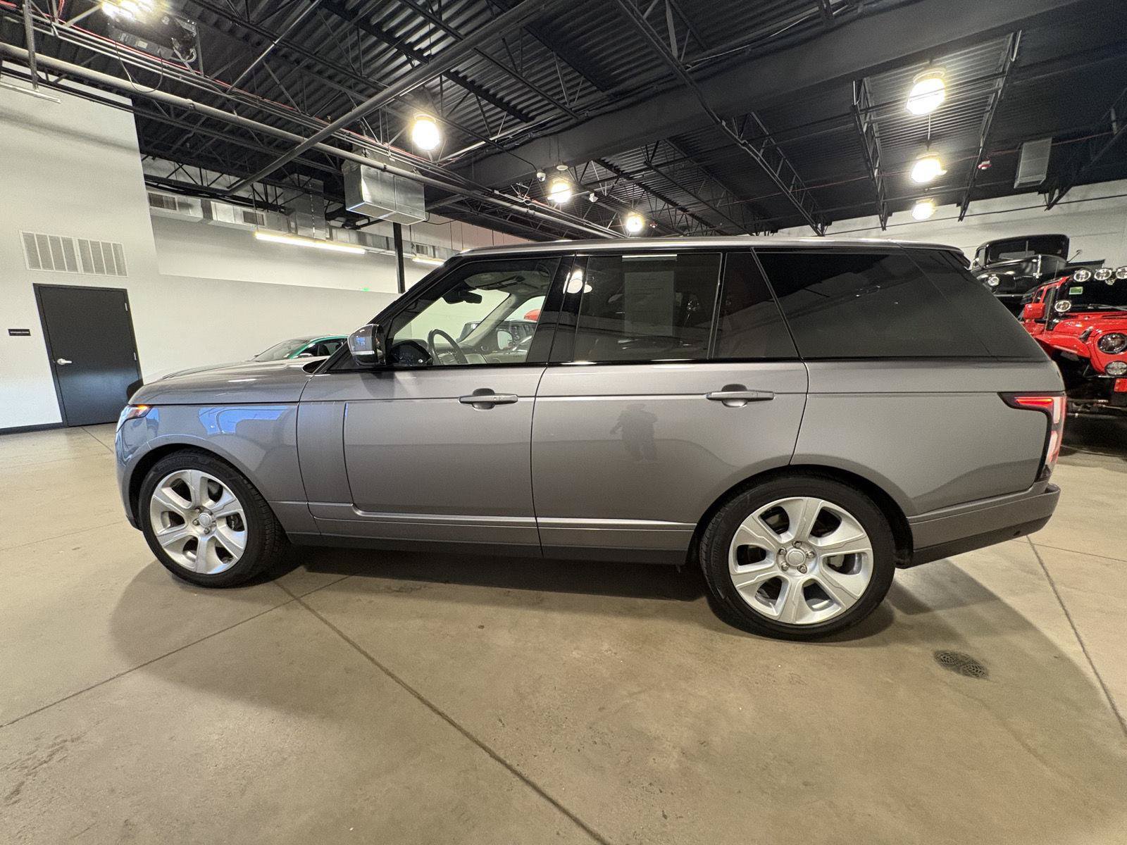 Used 2020 Land Rover Range Rover HSE AWD/4WD image 6