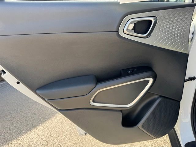 Certified 2025 Kia Soul LX w/ LX Technology Package image 9