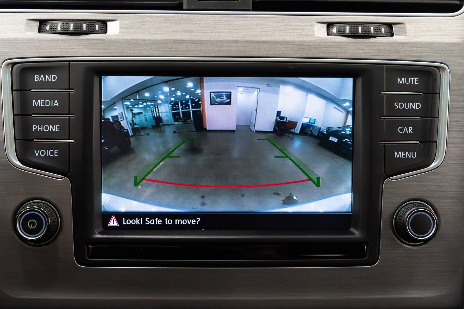 Used 2016 Volkswagen Golf SE image 11