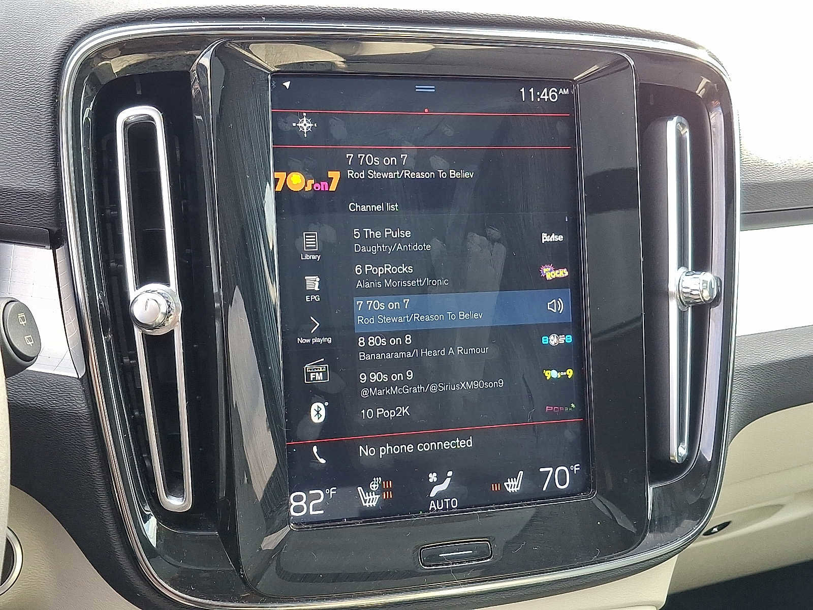 Used 2019 Volvo XC40 T5 Momentum image 17