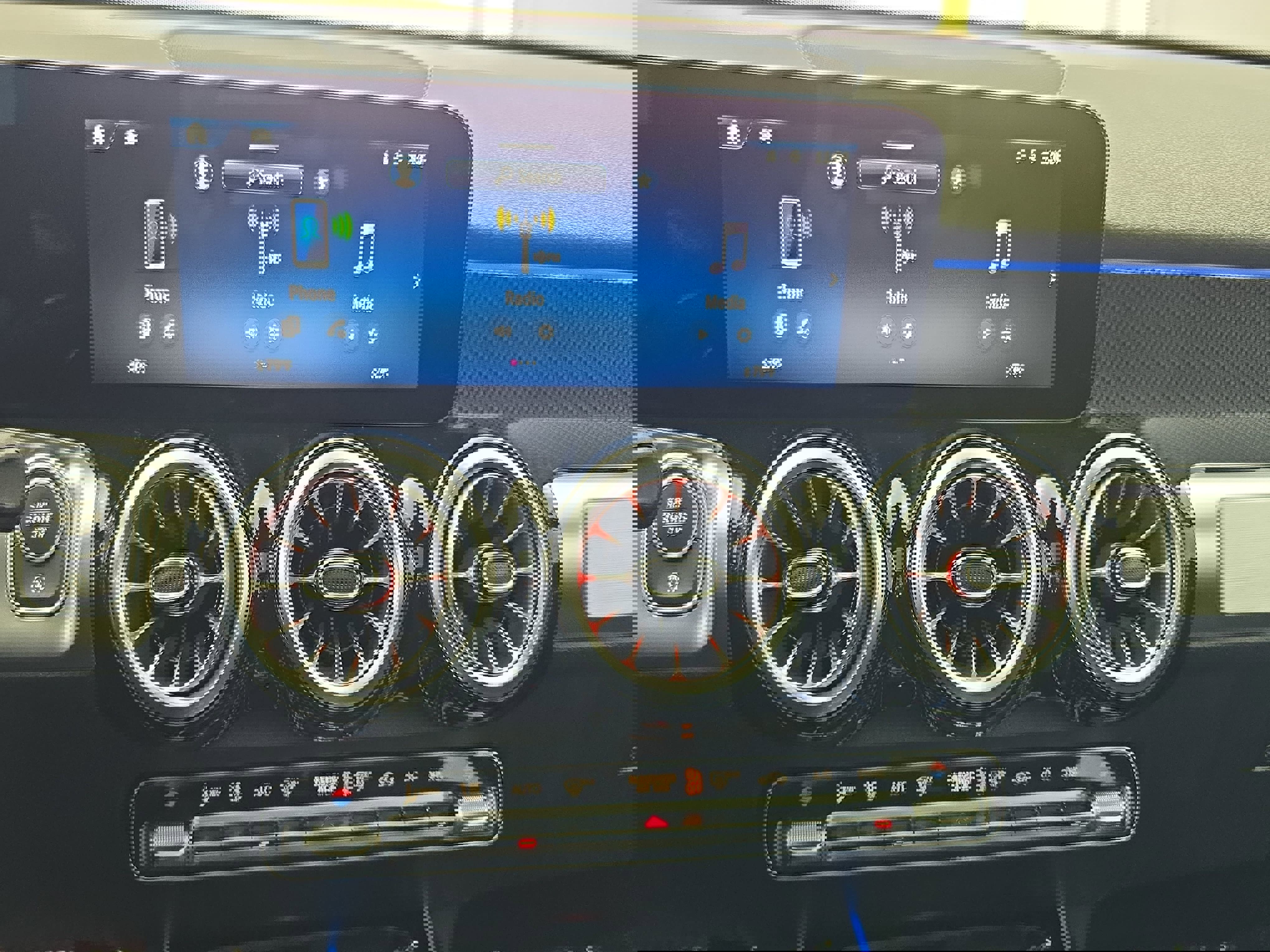 Used 2025 Mercedes-Benz GLB 35 AMG 4MATIC image 20