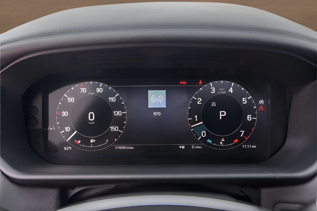 Used 2024 Land Rover Discovery Metropolitan Edition AWD/4WD image 11
