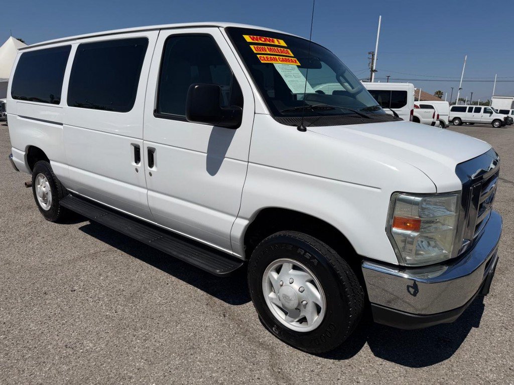 Used 2009 Ford E-350 and Econoline 350 Super Duty Wagon RWD image 3